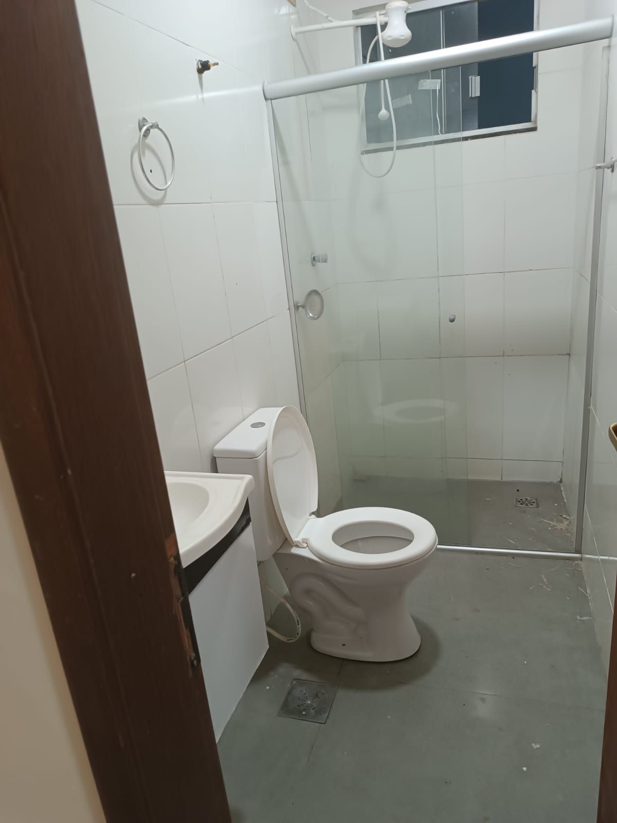 Banheiro social da casa no Riacho Fundo I