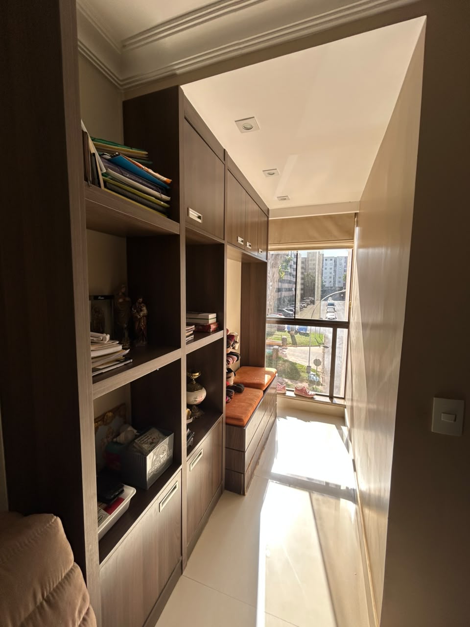 Closet com nicho e janela
